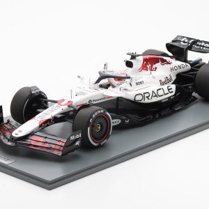 voiture de course formule 1 blanche