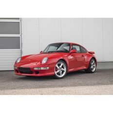 vieille voiture de sport coupe rouge allemande
