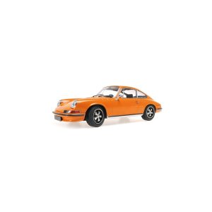 vieille voiture allemande de sport coupe orange