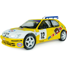 vieille voiture de course jaune et blanche rallye belgique