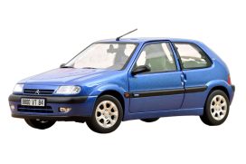 petite voiture française de sport bleu