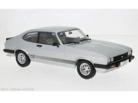 vieille voiture de sport coupe grise