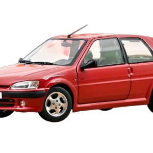 vieille petite voiture de sport rouge