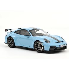 voiture allemande de sport coupe bleu