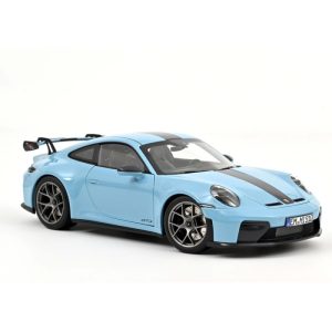 voiture allemande de sport coupe bleu