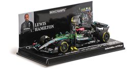 voiture de course formule 1 noire