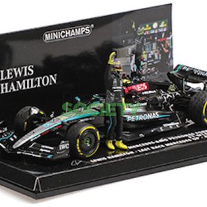 voiture de course formule 1 noire