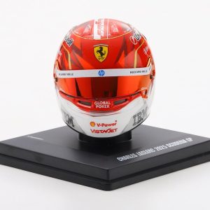 casque de pilote de course formule 1 rouge