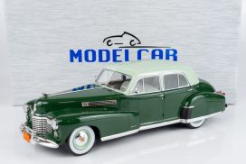 vieille voiture de luxe americaine verte