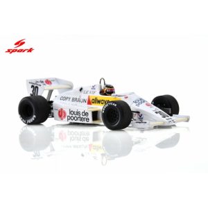 vieille voiture formule 1 blanche