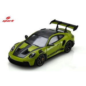 voiture allemande de sport coupe verte