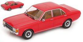 vieille voiture berline rouge