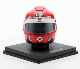 vieux casque de pilote de course formule 1 rouge