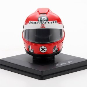 vieux casque de pilote de course formule 1 rouge