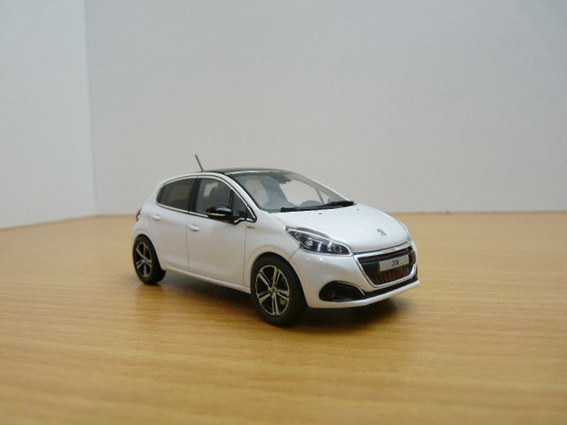 Miniatures Peugeot 208 - Féline